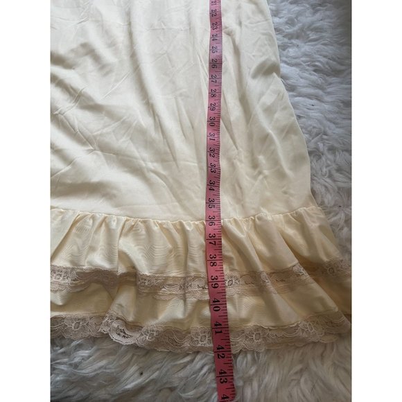 Vintage Powers Model Full Dress Slip Size M Ruffles and Lace - Picture 7 of 9